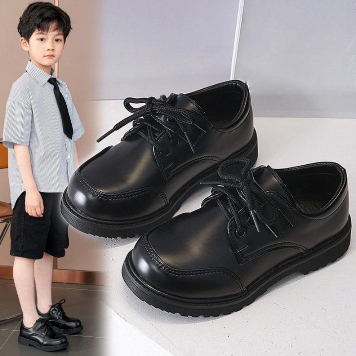 Boy's black rope shoes